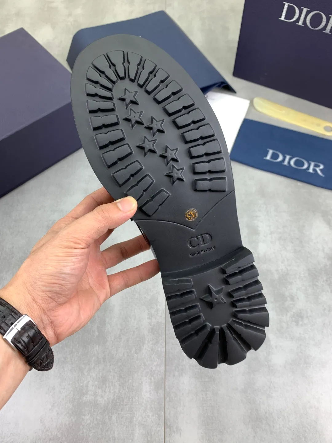 Men's shoes 💰P680 new model, high quality 💎💎💎 water-dyed cow lining, original quality Dior —🆘.Dior original purchase, high-end business leather shoes, fabric: imported from Italy open edge beaded cowhide material ➕ water-dyed cow lining / cowhide feet ➕ special original rubber outsole, fine workmanship, real thing ^_^ Photographed 🎬size: 39-44 (38 45 (customized)